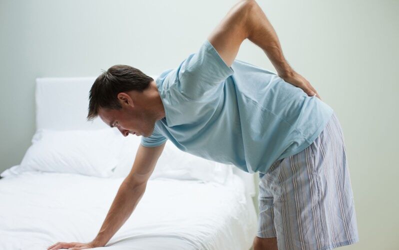 bolečine v hrbtu v ledvenem delu pri moškem